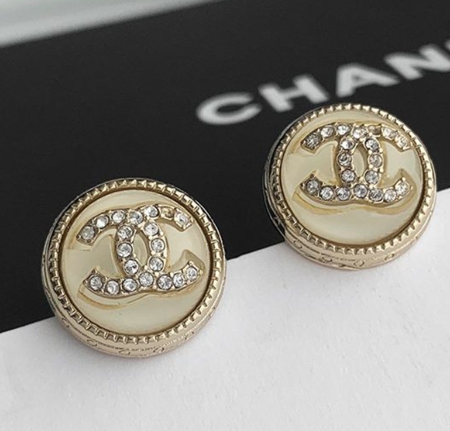 ピアス